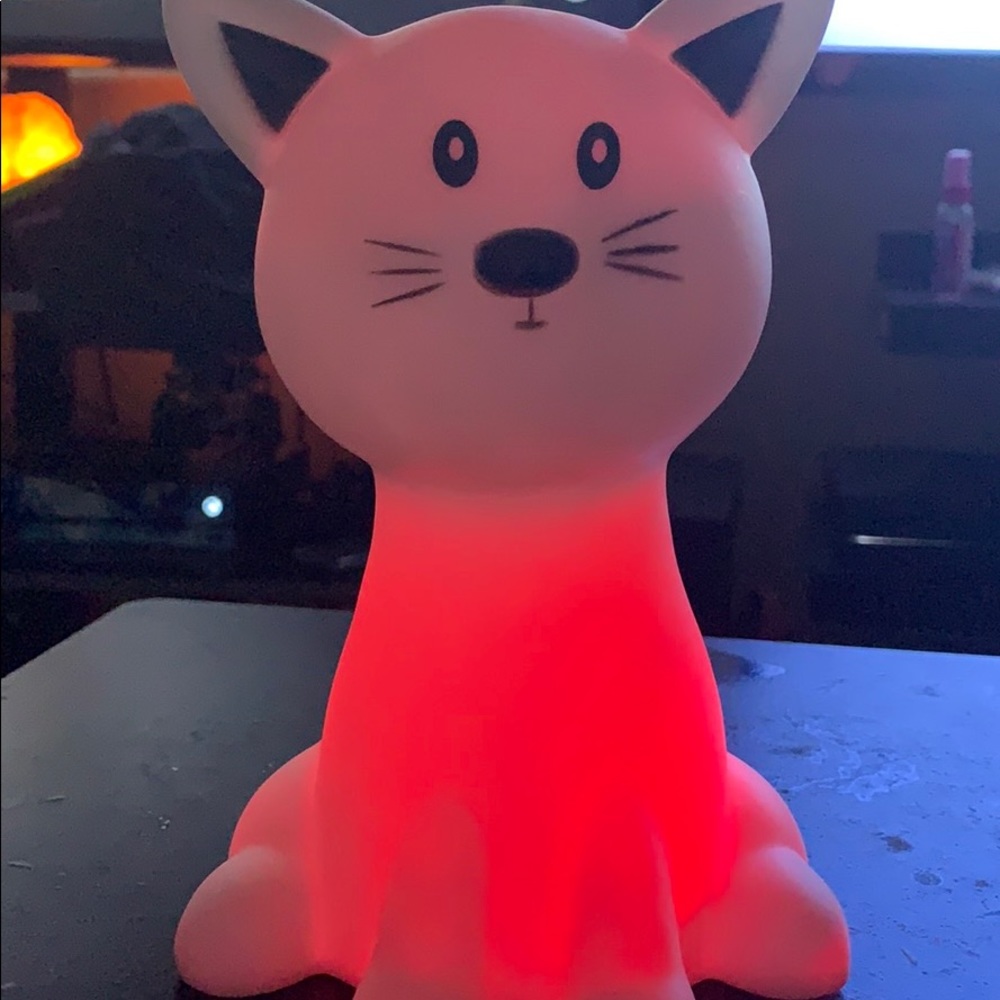 Color changing cat lamp - Picture 7 of 8